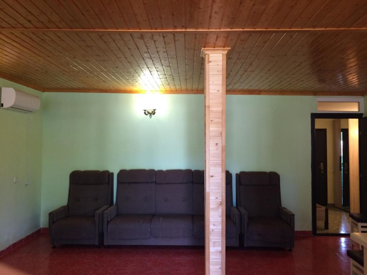 Гостевой дом U Faridy Guest House Сухум